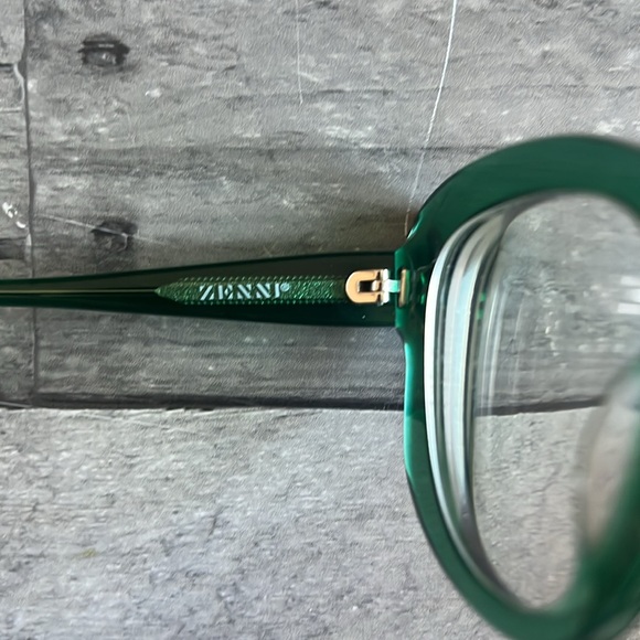 🆕 listing! Beautiful green cat-eye glasses - Picture 3 of 6